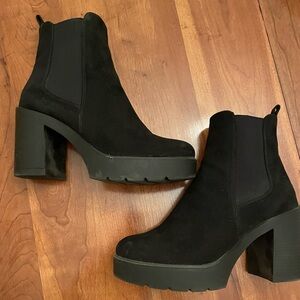 Black Heeled Chelsea Boots
